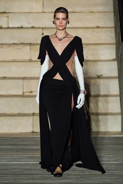 Look 22